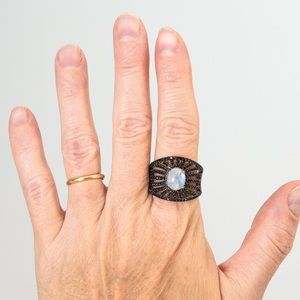 Rarities Carol Brodie band ring moonstone & black spinel stones 10